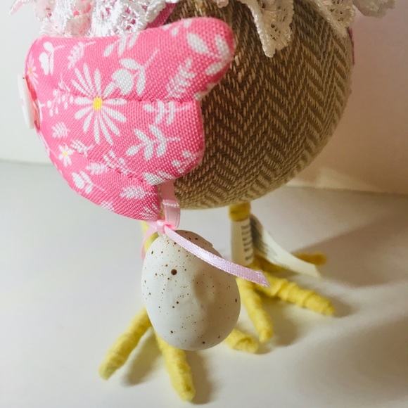Easter Bashful Chick Pink Outfit Lace Collar Decor - Picture 5 of 8